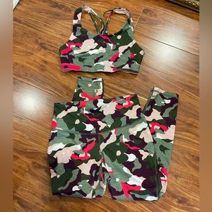 Old Navy Camouflage Activewear Set - Sports Bra/Leggings Large